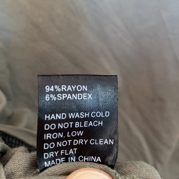 Pol muscle tank embroider feathers small runs big - Picture 3 of 4